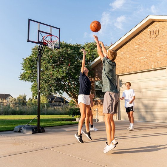 ���� �� ���� ������� 48 ���� - Lifetime Adjustable Portable Basketball Hoop