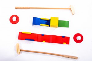 סט מיני גולף מעץ - כולל מכשולים סט מיני גולף מעץ - כולל מכשולים