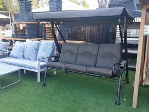 נדנדה לגינה ולמרפסת תלת מושבית דגם ברלין נדנדה לגינה ולמרפסת תלת מושבית דגם ברלין