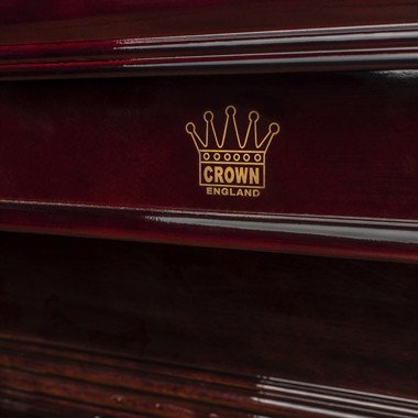 ����� ����� ������ 8 ��� CROWN �� ���� �����